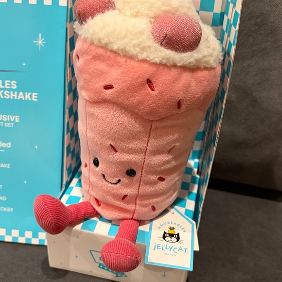 🩷 JELLYCAT Bubbeca Milkshake- NYC FAO SCHWARZ EXCLUSIVE!! - Picture 4 of 13